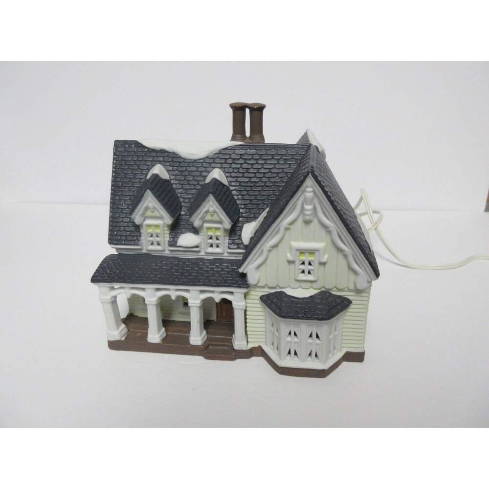 Dickens Keepsake  Village Hand Painted Porcelain Lighted House In Box W/Light